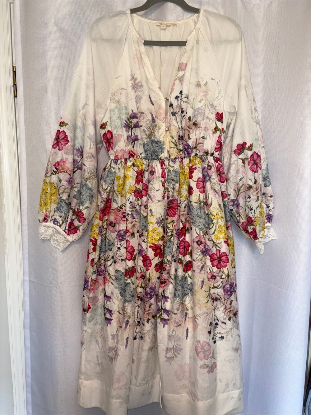 Let Me Be Floral Midi Dress Size M